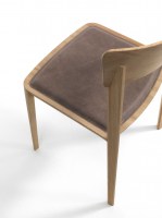 Mia dining chair in Oak with leather seat_detail